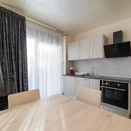 Exclusive City, Beach & Golf Villa