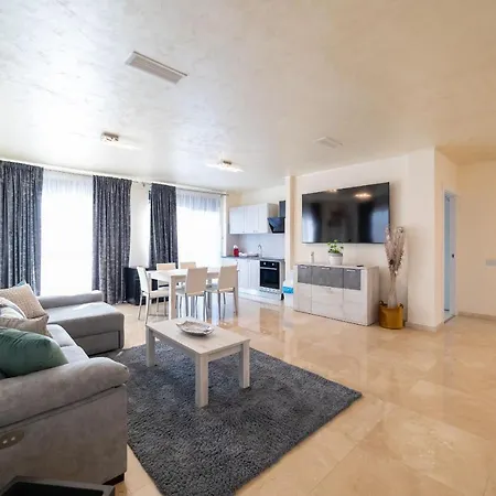 Villa Exclusive City, Beach & Golf *