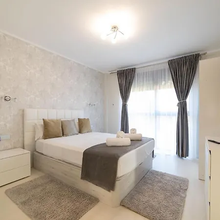 Exclusive City, Beach & Golf Villa Alicante