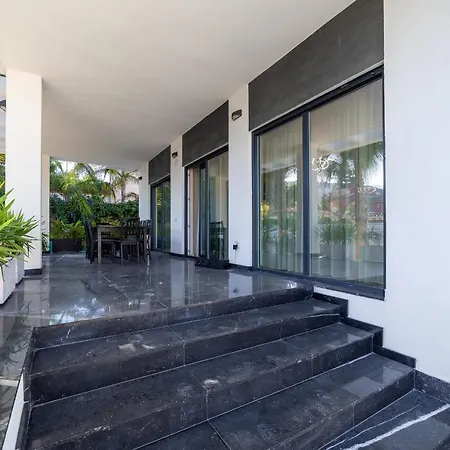 Villa Exclusive City, Beach & Golf