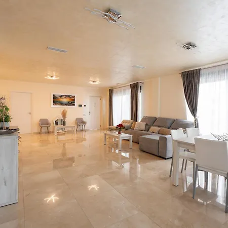 Villa Exclusive City, & Golf