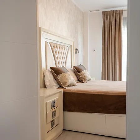 Exclusive City, Beach&golf Villa *